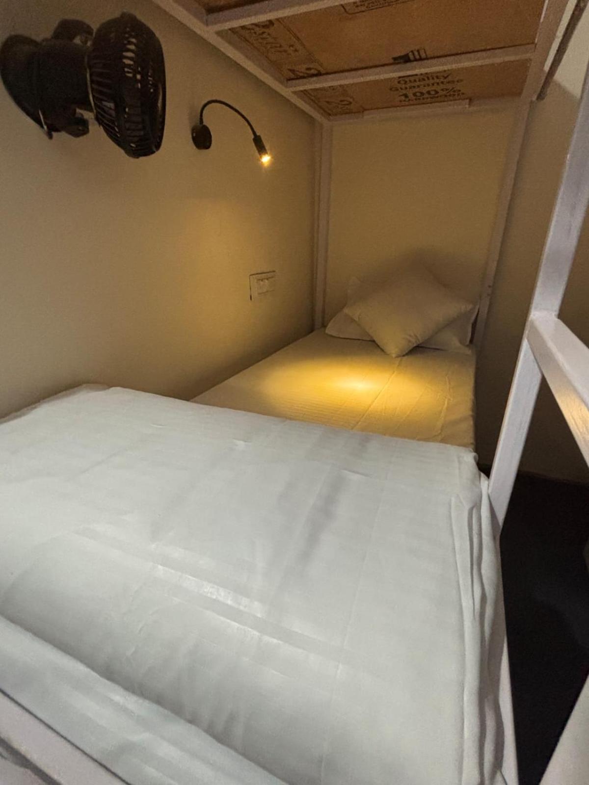 Hot - House Of Travellers, Vagator Hostel Exterior photo