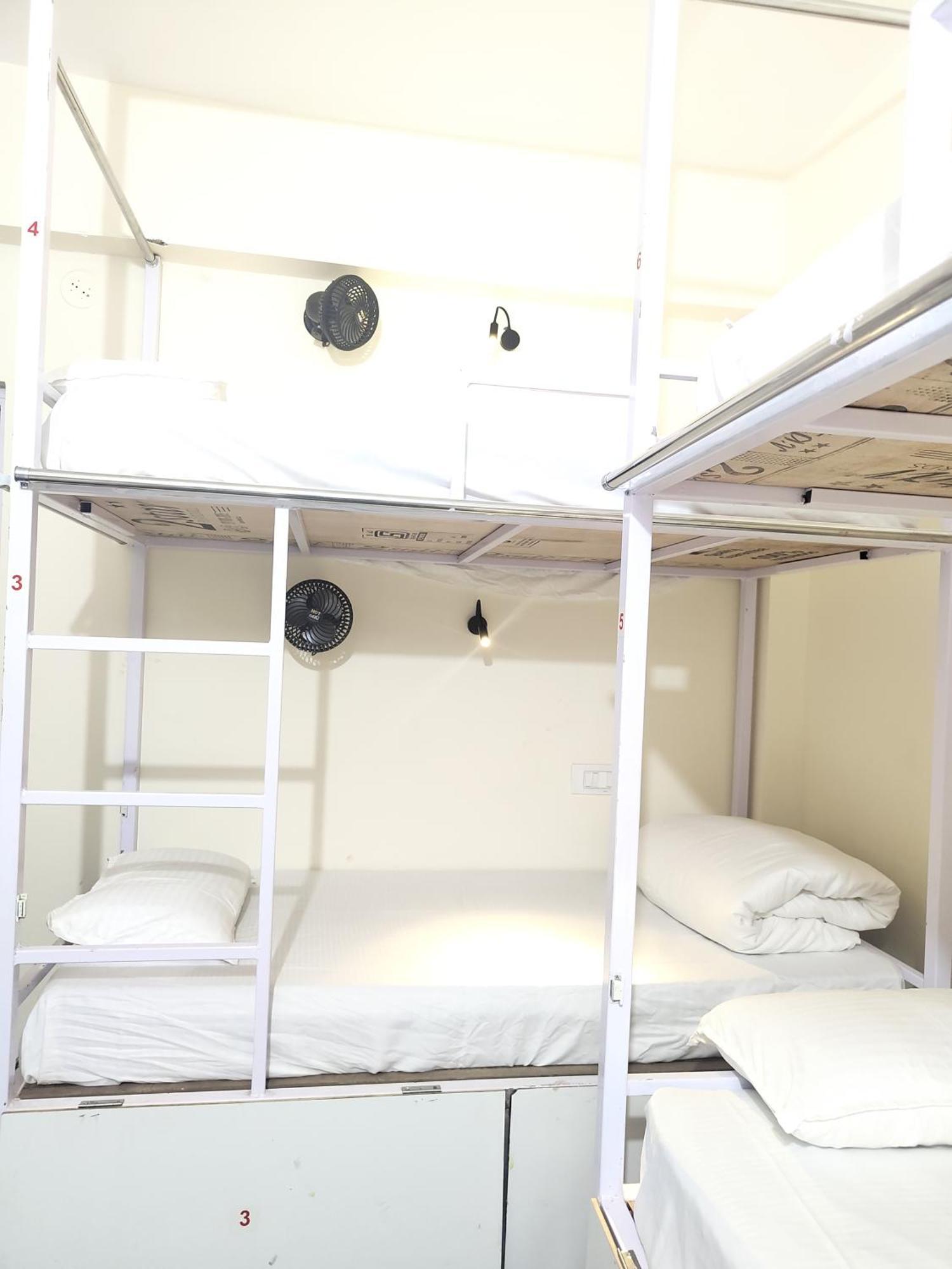 Hot - House Of Travellers, Vagator Hostel Room photo