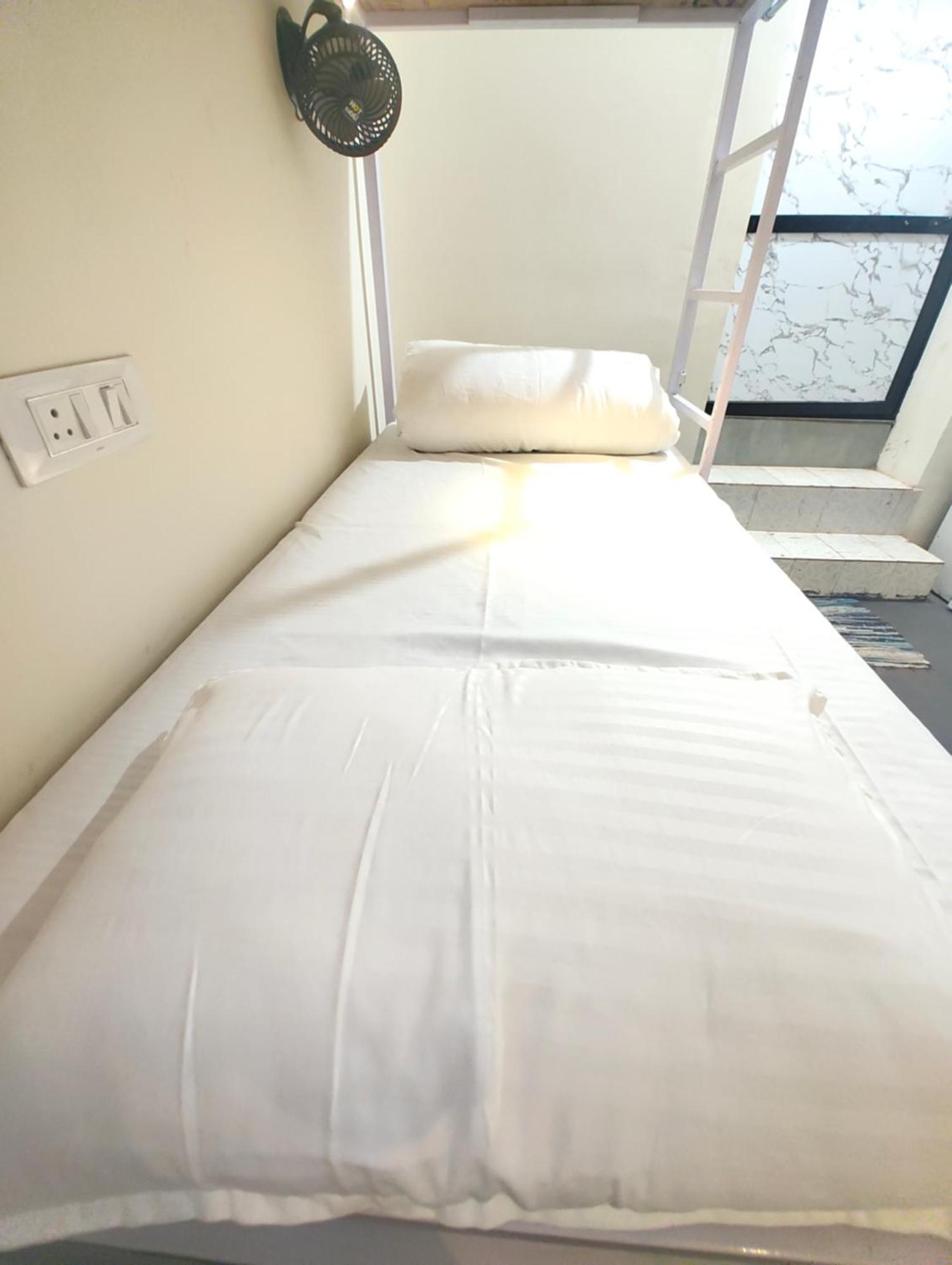 Hot - House Of Travellers, Vagator Hostel Exterior photo